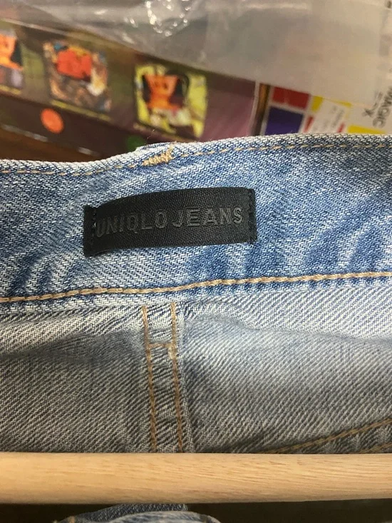 Uniqlo Light Blue Relaxed Distressed Women's Jeans - Picture 6 of 7